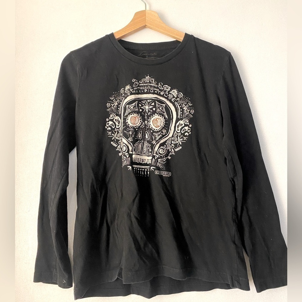 CHIPOTLE SKULL LONG SLEEVE SHIRT SIZE LARGE